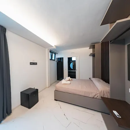 Affittacamere Verdechiaro Village 4*